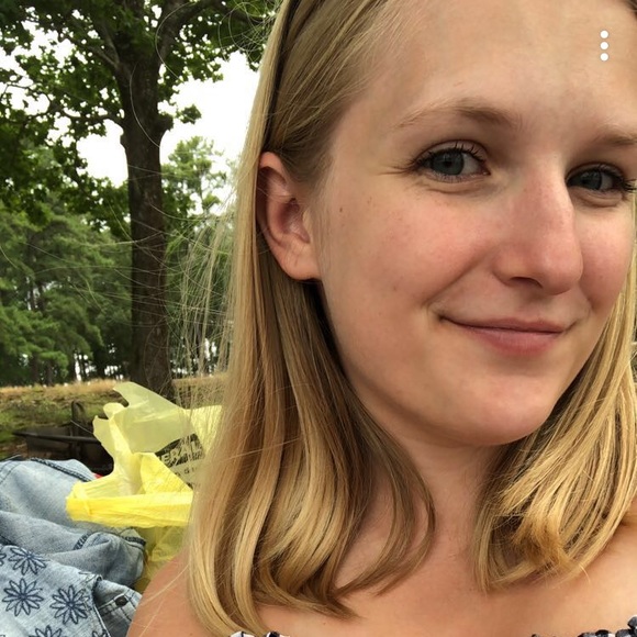 Meet your Posher, Alexis - Picture 1 of 1